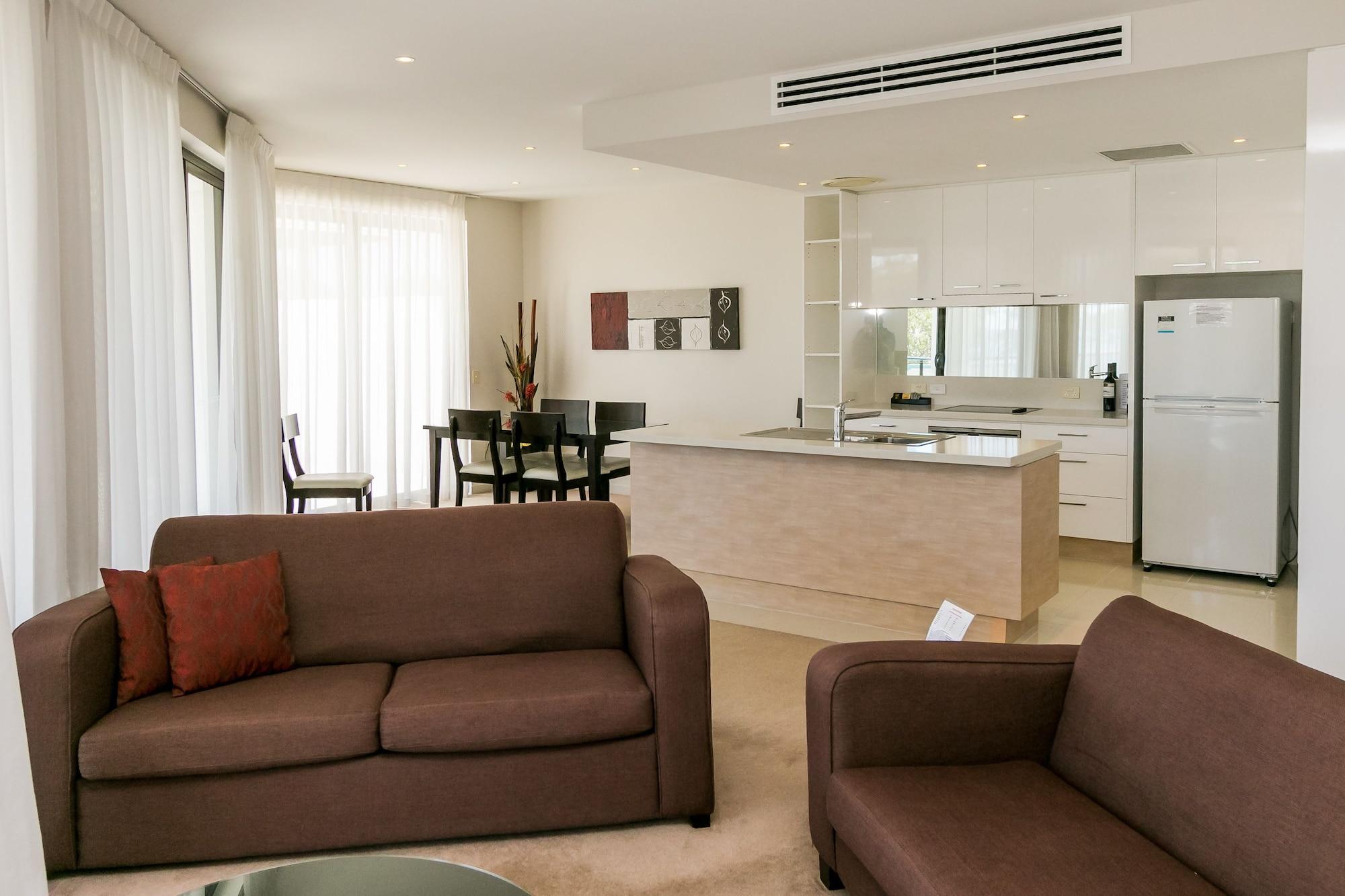 阿莱格拉赫维湾美爵公寓式酒店 外观 照片 A living room with a kitchen