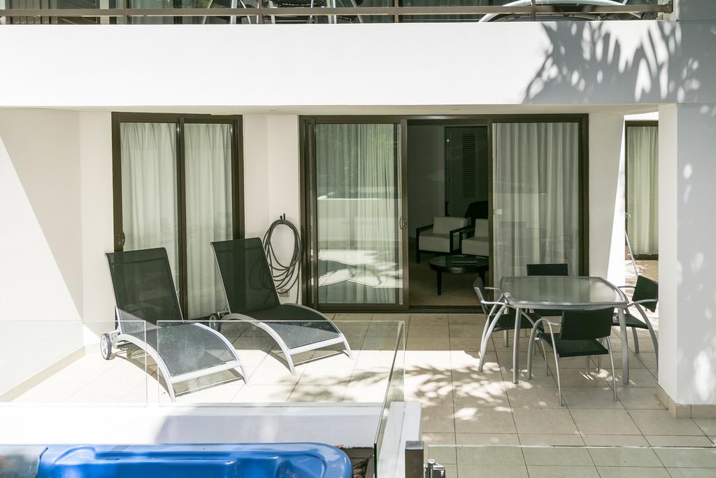 阿莱格拉赫维湾美爵公寓式酒店 外观 照片 A balcony