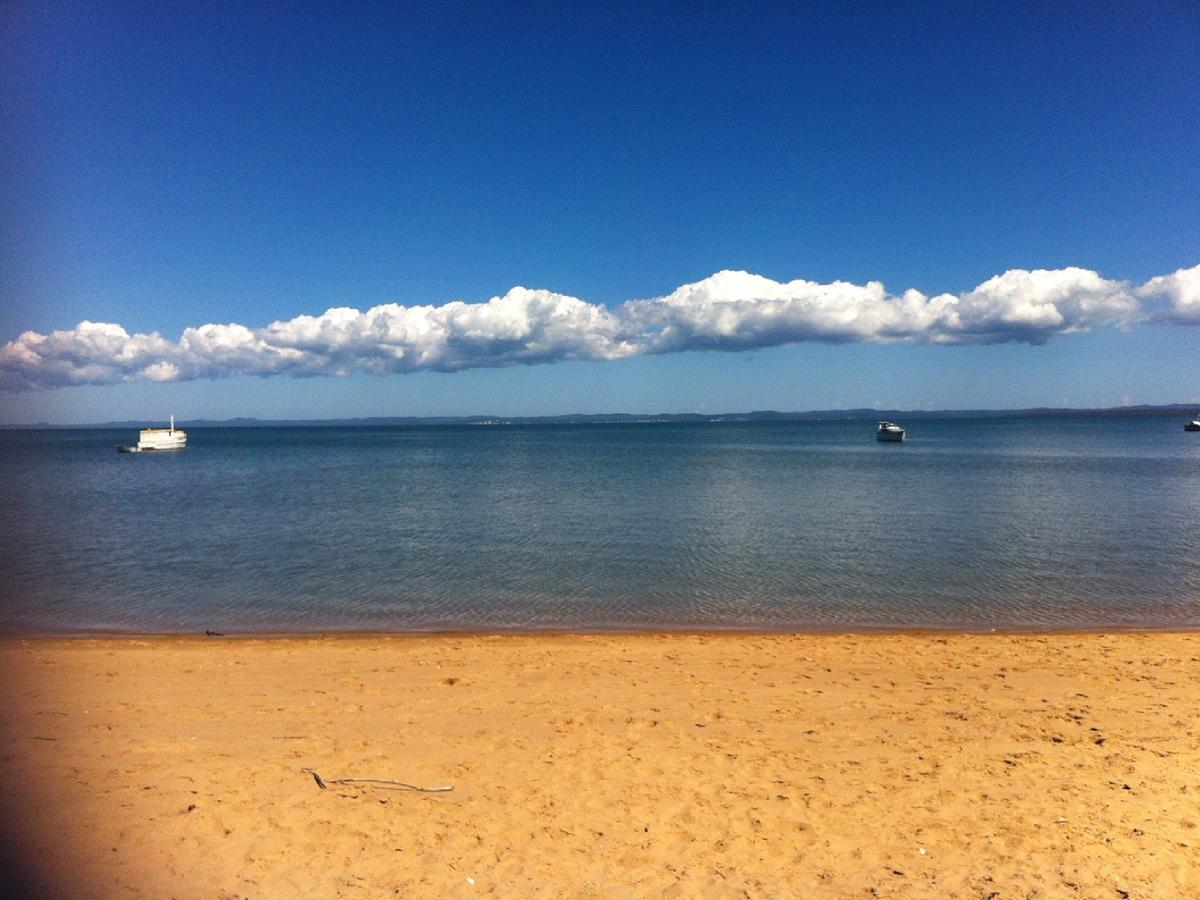 阿莱格拉赫维湾美爵公寓式酒店 外观 照片 View of the bay from the beach