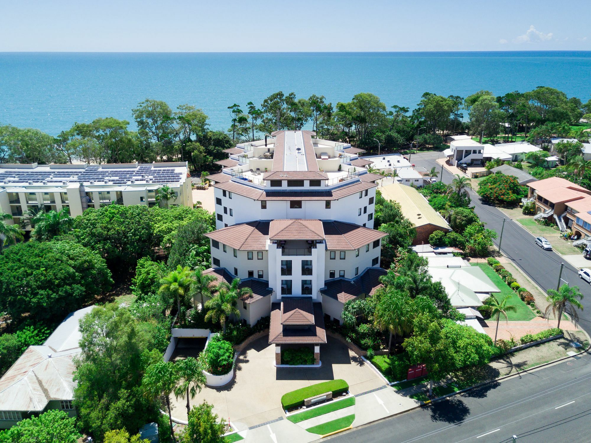 阿莱格拉赫维湾美爵公寓式酒店 外观 照片 Aerial view of the complex